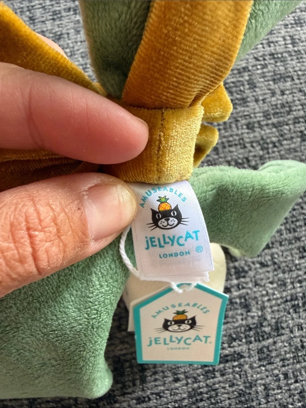 NWT RETIRED Jellycat Amuseable Mistletoe